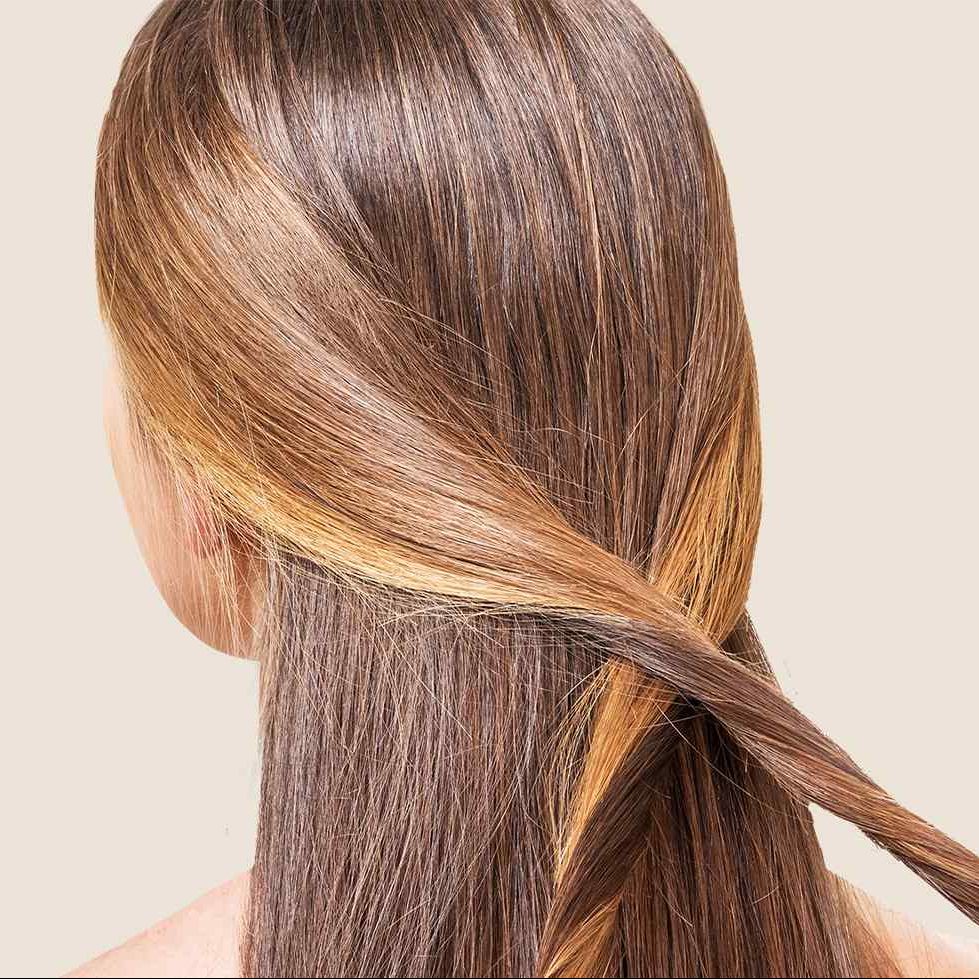 Caring for your hair properly: 8 tips for simple & healthy hair care